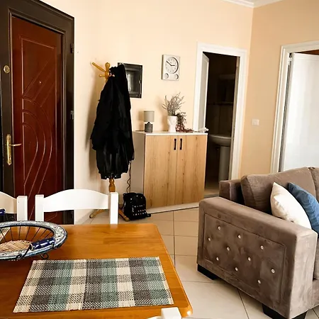 Bright 5th-floor With Balcony