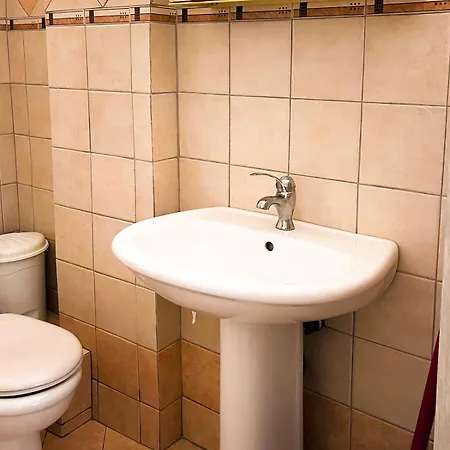 Bright 5th-floor With Balcony דירה