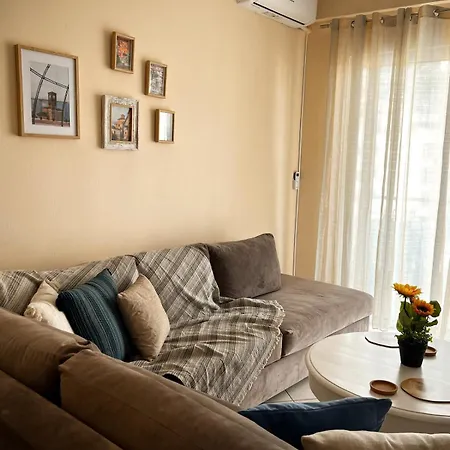 דירה Bright 5th-floor With Balcony