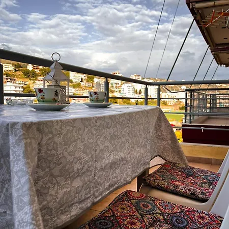 Bright 5th-floor With Balcony *
